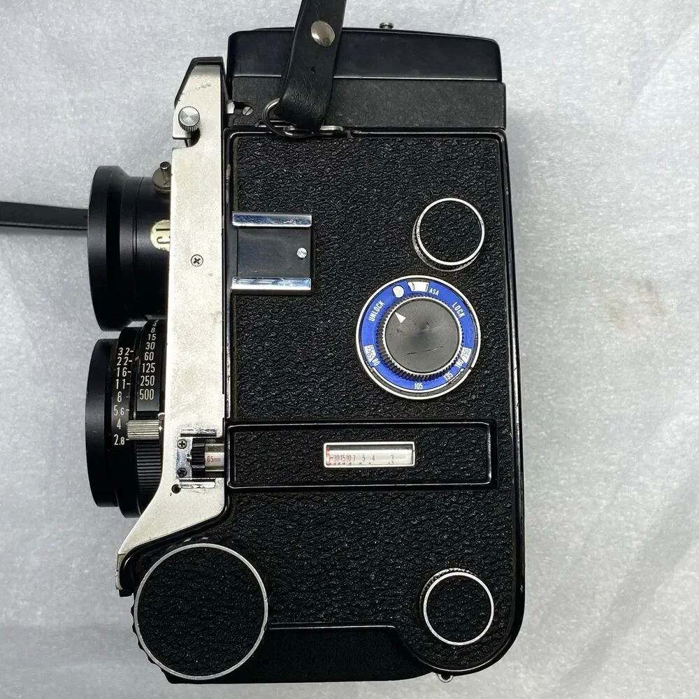 Mamiya C330 Professional with 80mm Blue-dot Lens Waist-Level Finder